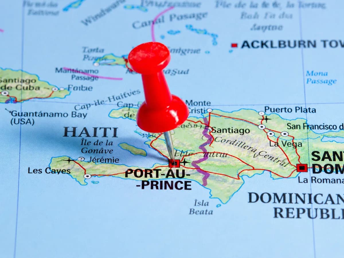 Map of Hispaniola with Port-au-Prince, Haiti marked